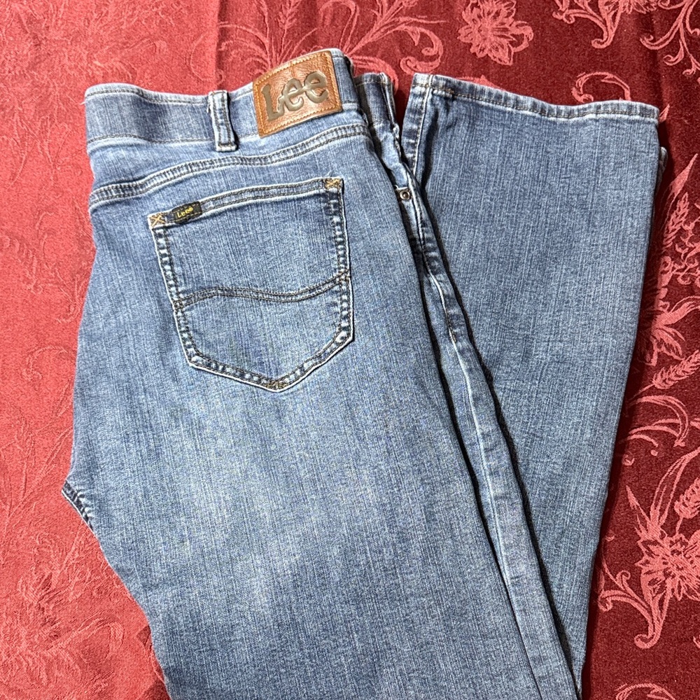 Lee Men's 38x30 Slim Fit, Straight Leg, Extreme Motion Denim Jeans